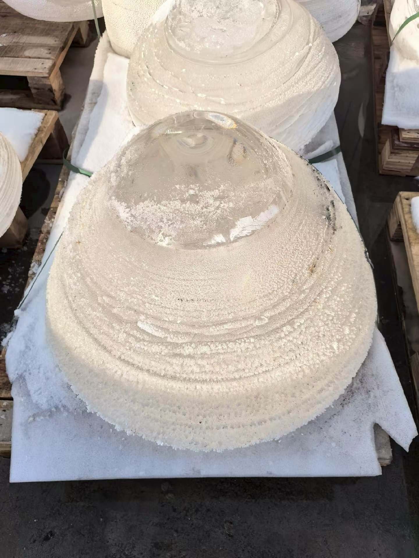 Fused quartz glass material surfaces